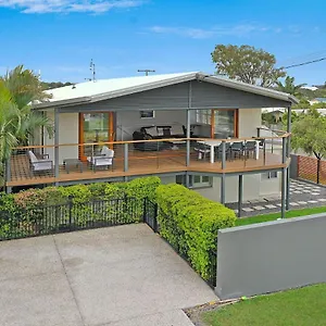 Holiday home 1 Rowell Street Battery Hill Qld, Caloundra